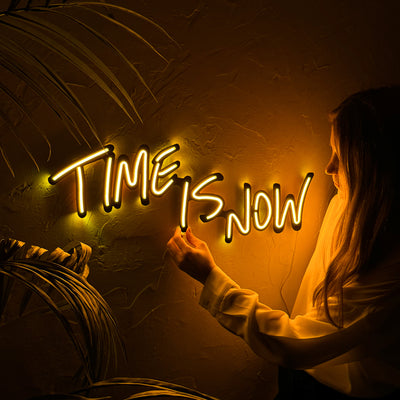 Time Is Now Art mural néon